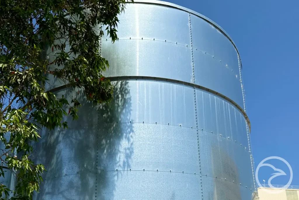Galvanised steel water tank for potable water storage